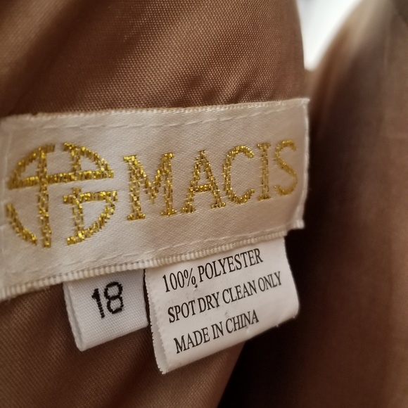 Gown - Picture 3 of 5